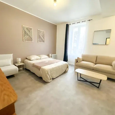 B3 Centre Disneyland Apartment *